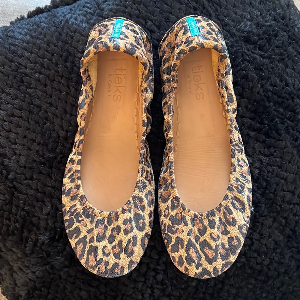 EUC Leopard Tieks